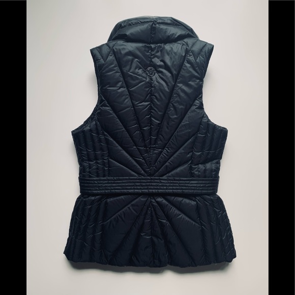 ⭐️ 2 x Host Pick ⭐️ Rare Lululemon Get Down Vest *Reversible - Picture 2 of 16